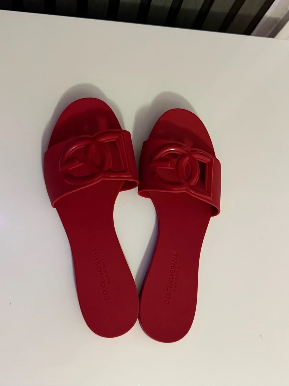 Dolce & Gabbana Red Rubber Logo Slide Sandals